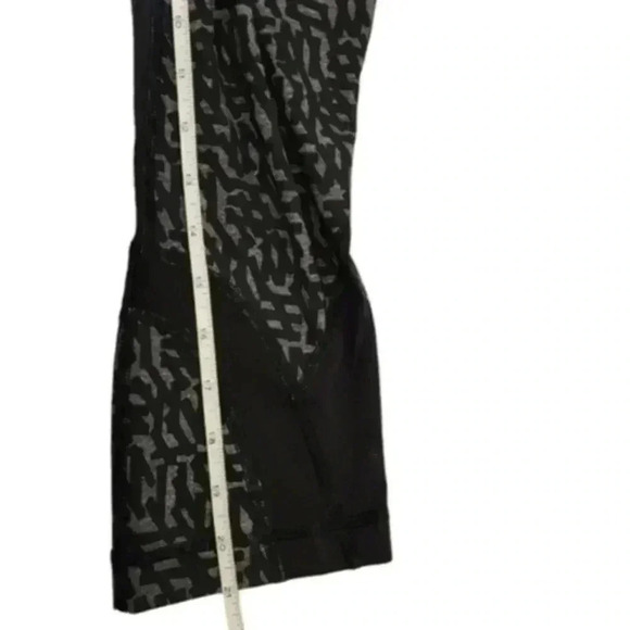 Lululemon Run Inspire Crop II Full-On Luxtreme Block-It Pocket Net Pop 6/15 6 - Picture 12 of 13